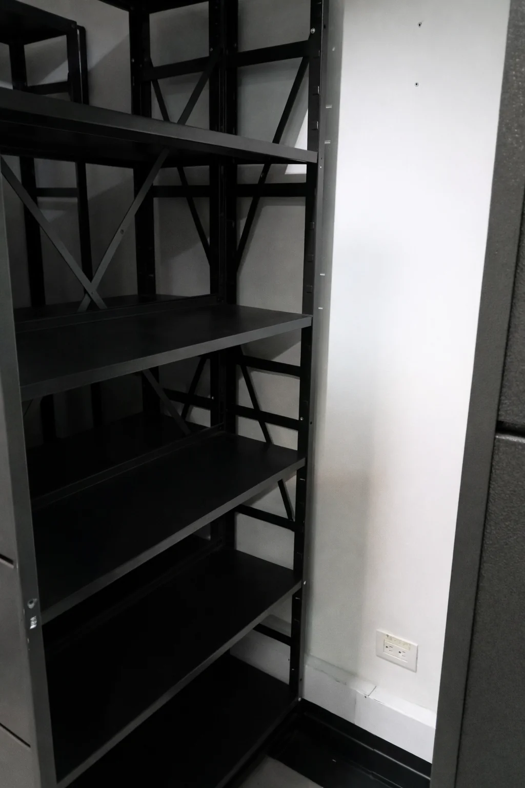 Escuela de Cadetes de Colombia | Instalación y Mantenimiento de Archivo Rodante 3